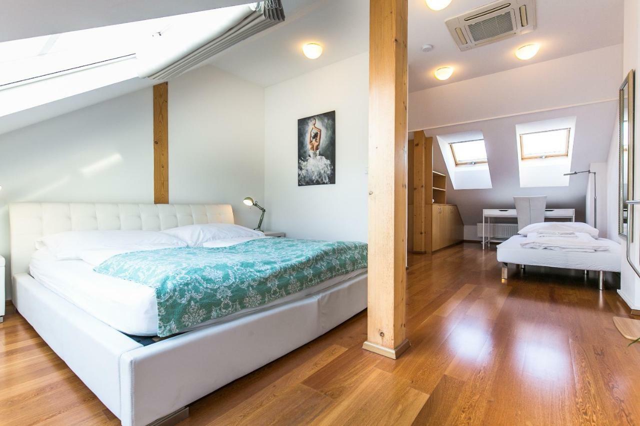 Appartement Attic By Wenceslas Square